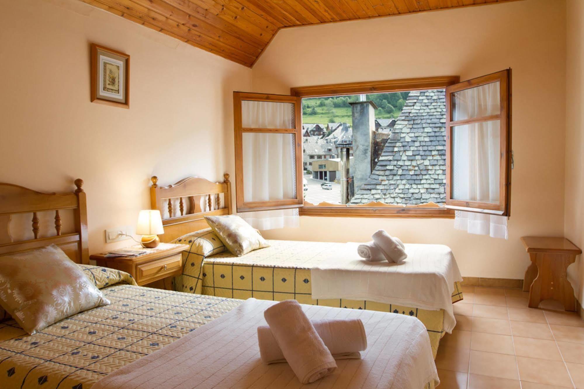 Hostal Aiguamog Salardú 외부 사진